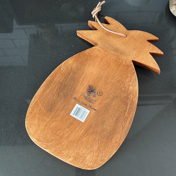 Tropeco Pineapple Cutting Board - Picture 2 of 2